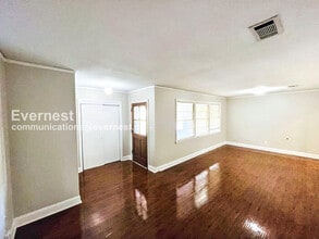 1521 Wilhurst St in Jackson, MS - Foto de edificio - Building Photo