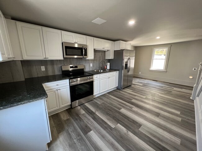 113 N Coal St in Cumbola, PA - Building Photo - Building Photo