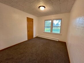 3306 11th St NE in Austin, MN - Building Photo - Building Photo