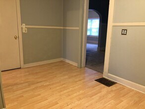 230 Polk St in Waterloo, IA - Building Photo - Building Photo