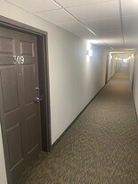 215-215 Greenway Crescent W in Winnipeg, MB - Building Photo