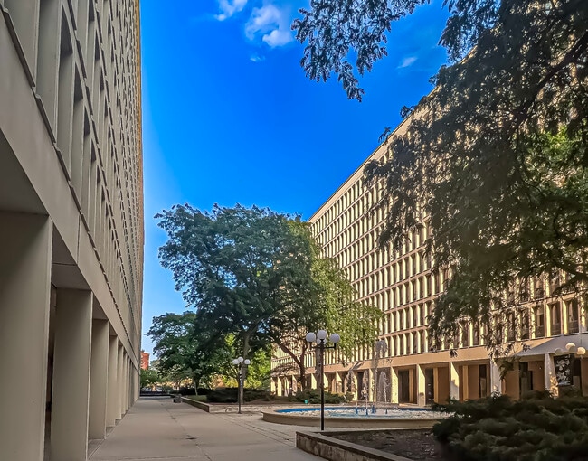 property at 1401 E 55th St
