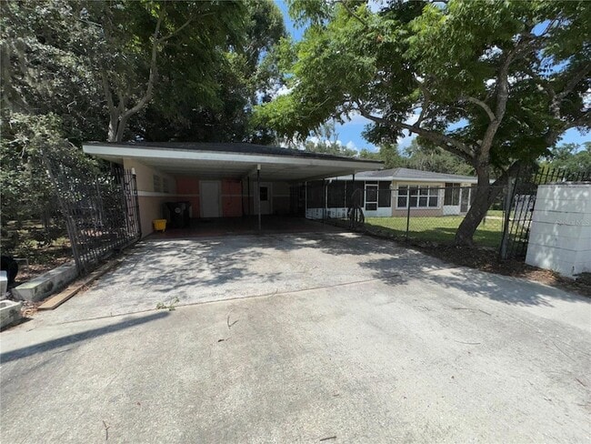 325 Chesney Blvd in Frostproof, FL - Building Photo - Building Photo