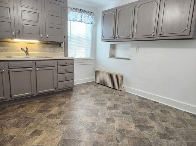 1221 E Philadelphia St in York, PA - Building Photo - Building Photo