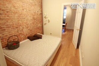 317 E 5th St-Unit -1A in New York, NY - Building Photo - Building Photo
