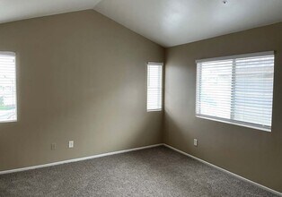 135586 W Maui Ln in Surprise, AZ - Building Photo - Building Photo