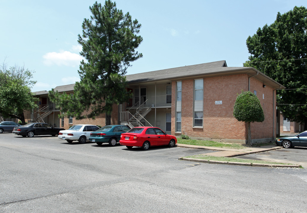 Pineland Apartments in Memphis, TN - Building Photo