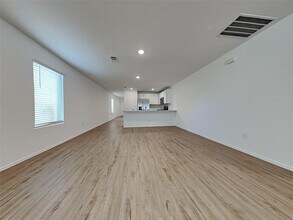 621 Roaring Fls Dr in Willis, TX - Building Photo - Building Photo