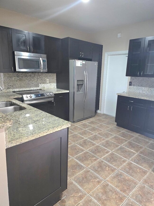 property at 2082 Madeira Dr