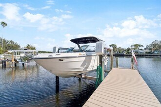 292 Sunlit Cove Dr NE in St. Petersburg, FL - Building Photo - Building Photo