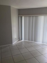 1950 N Congress Ave-Unit -210 in West Palm Beach, FL - Building Photo - Building Photo