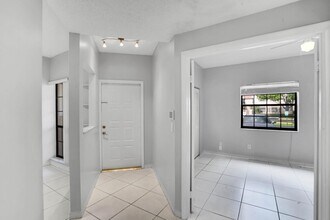 401 SW 158th Ter, Unit 105 in Pembroke Pines, FL - Building Photo - Building Photo