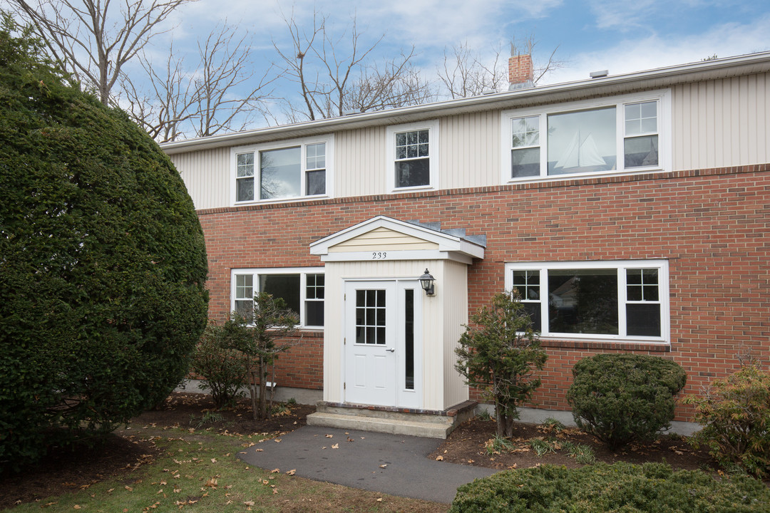 Elsinore Street Apartments in Concord, MA - Building Photo