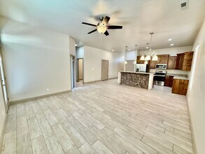 2564 W 235 N in Hurricane, UT - Building Photo - Building Photo