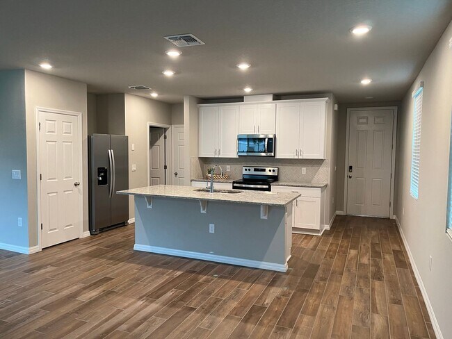 437 Legacy Lp in Davenport, FL - Building Photo - Building Photo