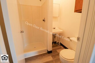 255 S Wayne St in Waterloo, IN - Foto de edificio - Building Photo