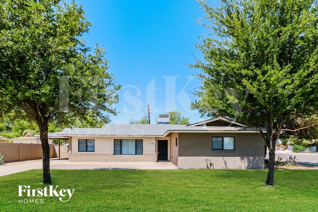 7156 N 17th Dr in Phoenix, AZ - Building Photo