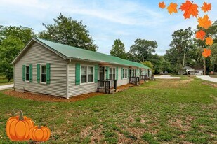 210 Bryan St in Mcdonough, GA - Building Photo