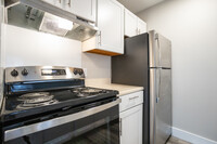 Pine Creek Apartments in Holland, MI - Building Photo - Interior Photo