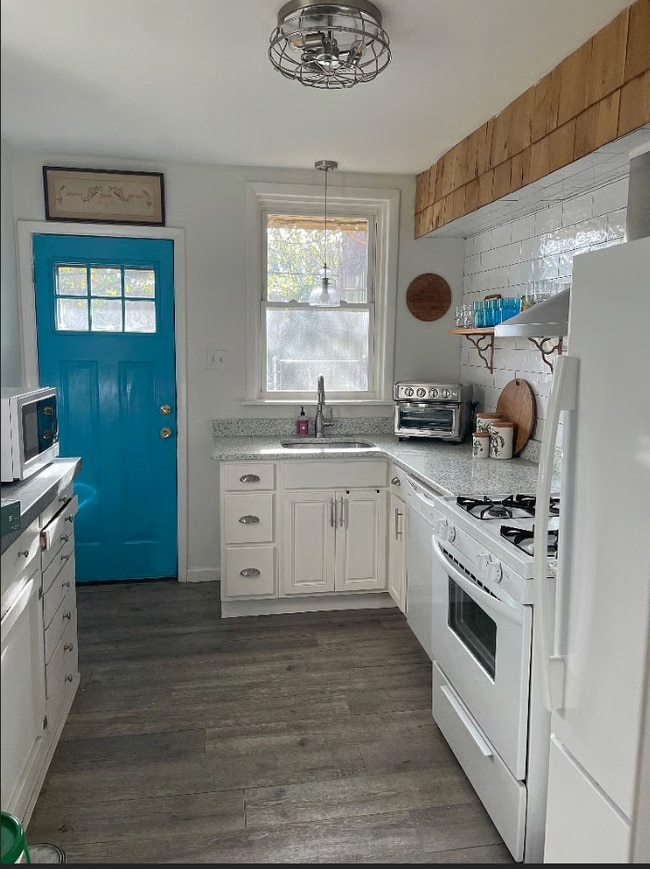 property at 2955 Chatham St