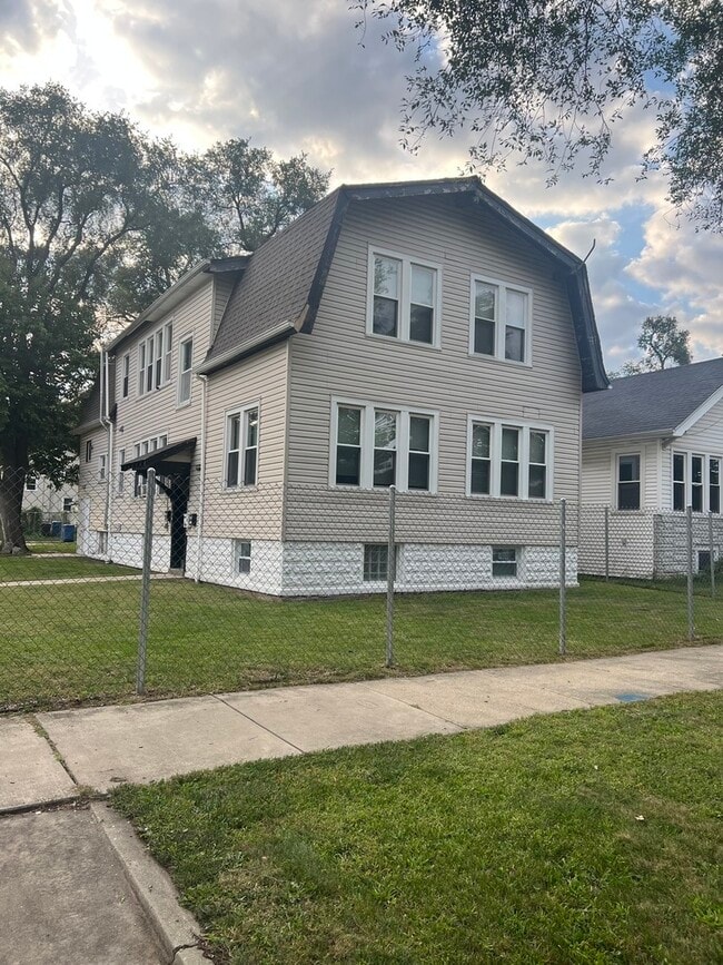 property at 11530 S Wallace St