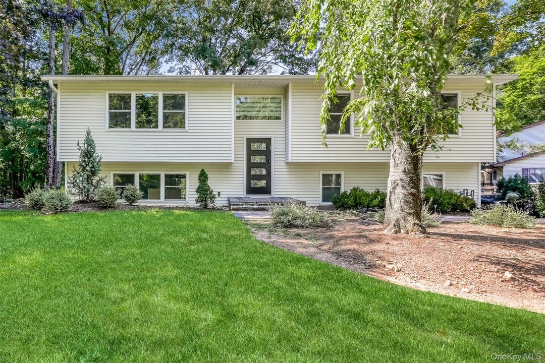 41 Palisades Ct in Pomona, NY - Building Photo