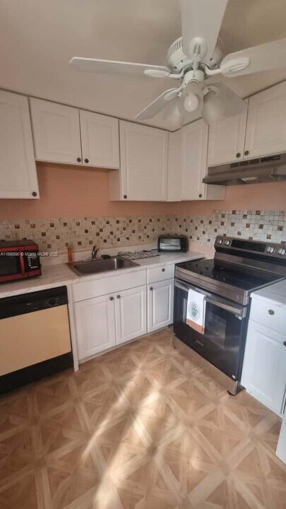 176 Piedmont D in Delray Beach, FL - Building Photo