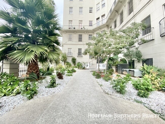 2505 W 6th St in Los Angeles, CA - Building Photo - Building Photo