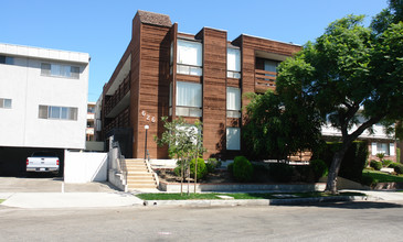 626 N Isabel St in Glendale, CA - Building Photo - Building Photo