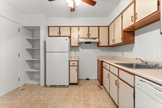 3710 Heritage Pkwy in Dearborn, MI - Building Photo - Building Photo