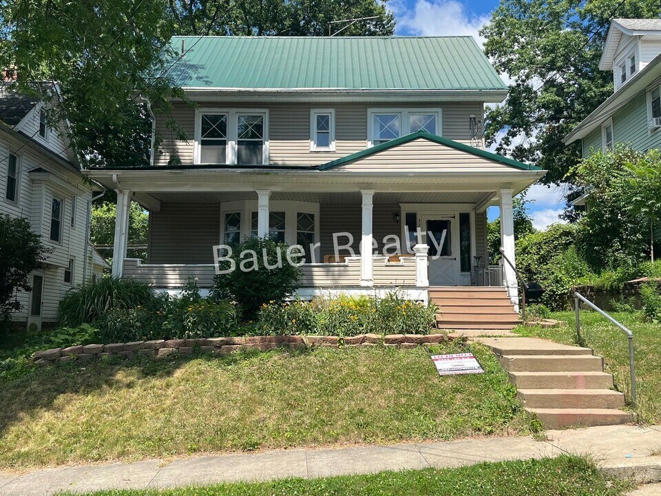 320 Dorchester St in Ashland, OH - Building Photo