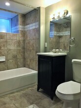 6333-6335-6335 Bartlett St in Pittsburgh, PA - Building Photo - Building Photo