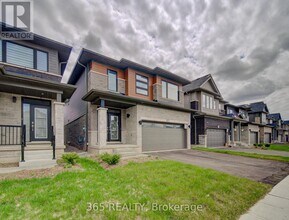 227 Longboat Run W in Brantford, ON - Building Photo - Building Photo