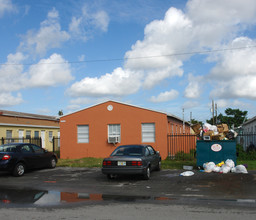 Madison Apartments in Hollywood, FL - Building Photo - Building Photo