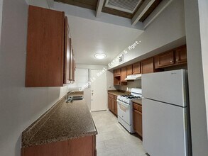 964 N Jones Blvd in Tucson, AZ - Building Photo - Building Photo