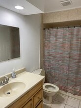 2104 Woodbridge Commons Way, Unit 2104 in Iselin, NJ - Building Photo - Building Photo
