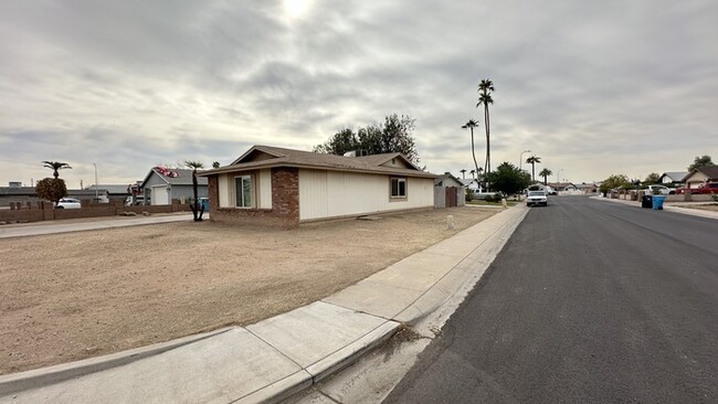 3442 N 83rd Dr in Phoenix, AZ - Building Photo - Building Photo