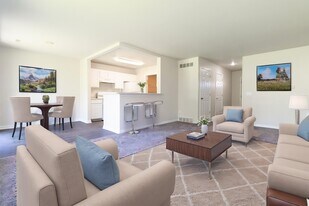 Baldwin Villas in Pontiac, MI - Building Photo