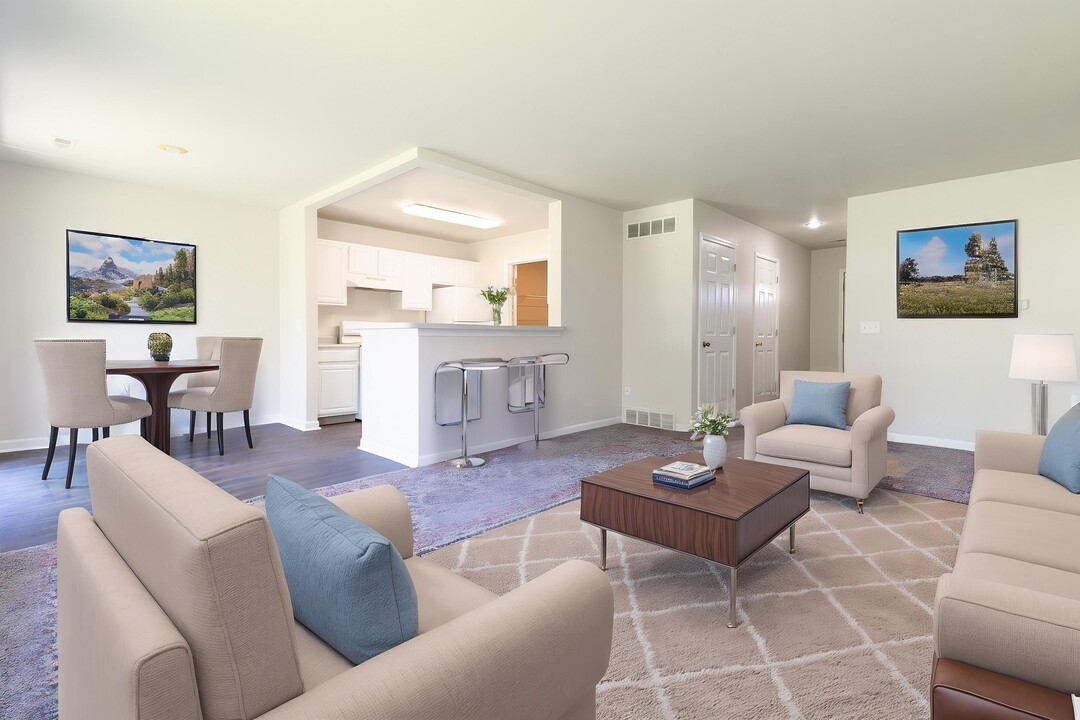 Baldwin Villas in Pontiac, MI - Building Photo