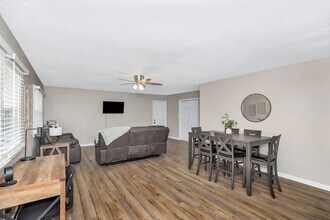 2406 Shady Lane Dr NW in Huntsville, AL - Building Photo - Building Photo