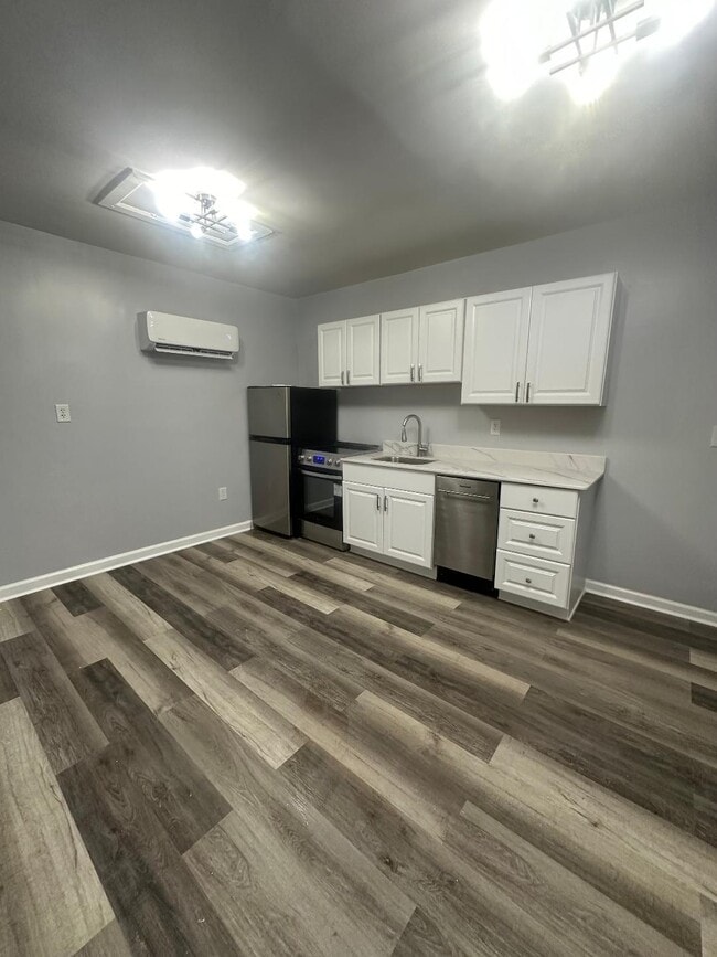 824 E 39th St, Unit B in Savannah, GA - Foto de edificio - Building Photo