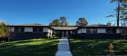 820 Francis Pl in Clayton, MO - Building Photo - Building Photo