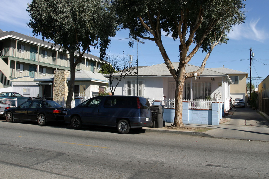 1366 Junipero Ave in Long Beach, CA - Building Photo