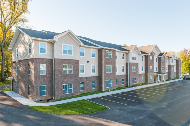 Worthington Creek Apartments in Parkersburg, WV - Foto de edificio - Building Photo