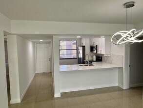 3501 Village Blvd in West Palm Beach, FL - Building Photo - Building Photo