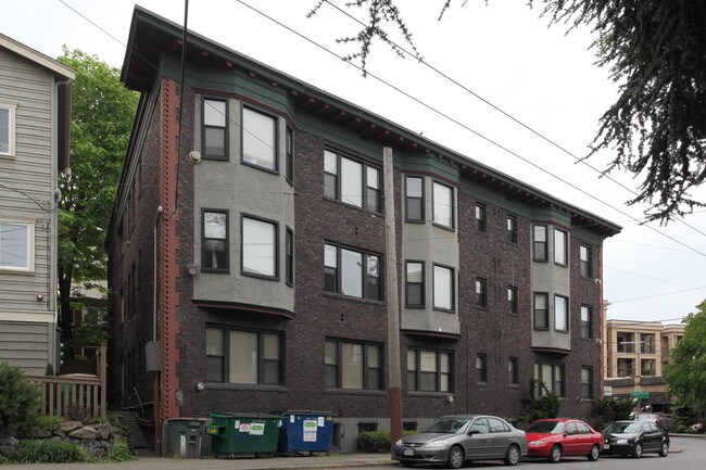 Heights Court Apartments in Seattle, WA - Foto de edificio - Building Photo