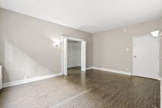 3621 S Pacific Ave, Unit 6 in Los Angeles, CA - Building Photo - Building Photo