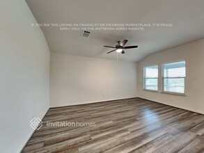 13015 Louberg Vly in San Antonio, TX - Building Photo - Building Photo