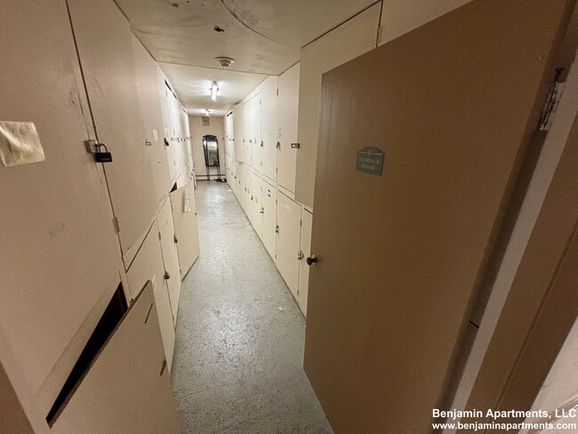 24 Whites Ave in Watertown, MA - Building Photo - Building Photo