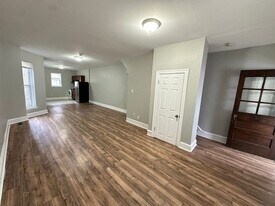 440 W Fisher Ave in Philadelphia, PA - Building Photo